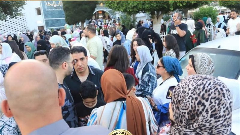 الحزب يوزع الهدايا