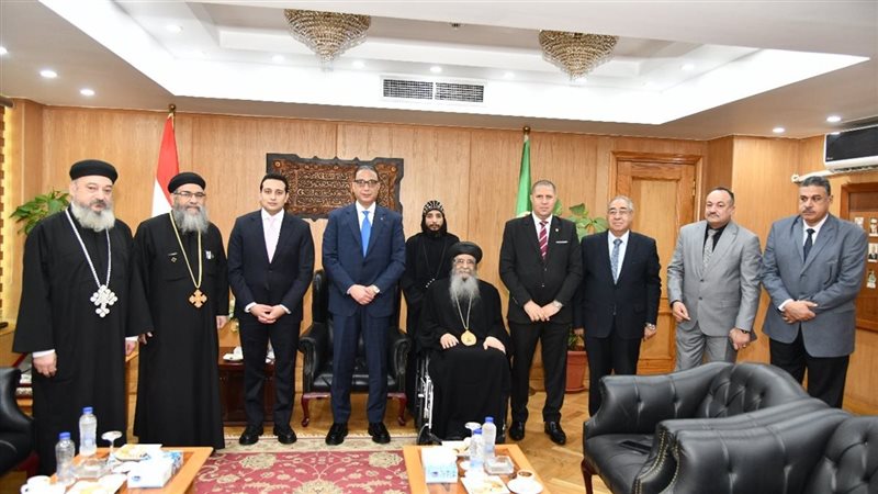 المهنئين