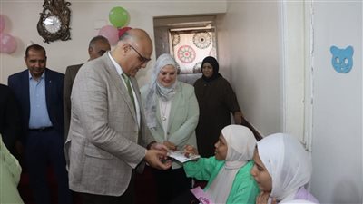 محافظ القليوبية يشارك الأطفال الأيتام فرحتهم في أول أيام عيد الأضحى