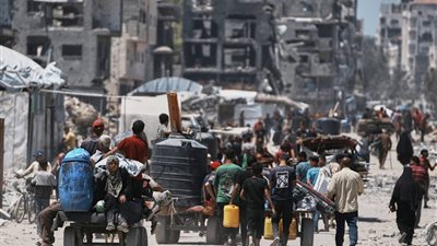 خبير علاقات دولية: الاحتلال الإسرائيلي ينفذ مخططًا مدروسًا لتفريغ قطاع غزة