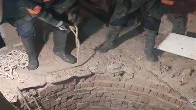 قلوبهم سبقت أقدامهم.. رجال الحماية المدنية ينقذون طفلًا سقط ببالوعة بمرسى علم