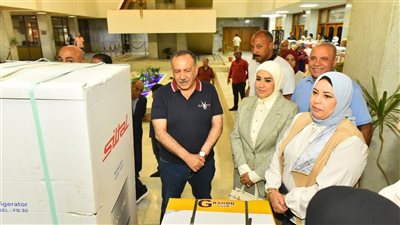 محافظ أسيوط يسلم جهاز عروس لفتاة يتيمة ضمن جهود الدعم المجتمعي 