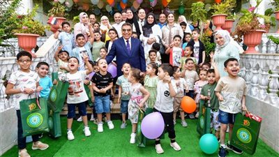 جئنا نشارككم فرحة العيد.. محافظ الدقهلية يزور دار المساعي للأيتام بالمنصورة 