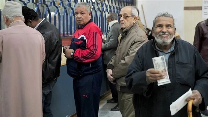 موعد صرف معاشات يوليو