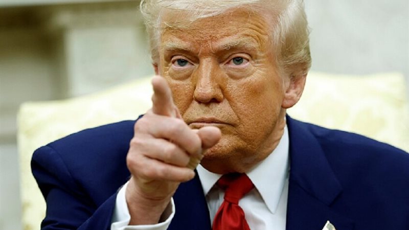 الرئيس الأمريكي دونالد