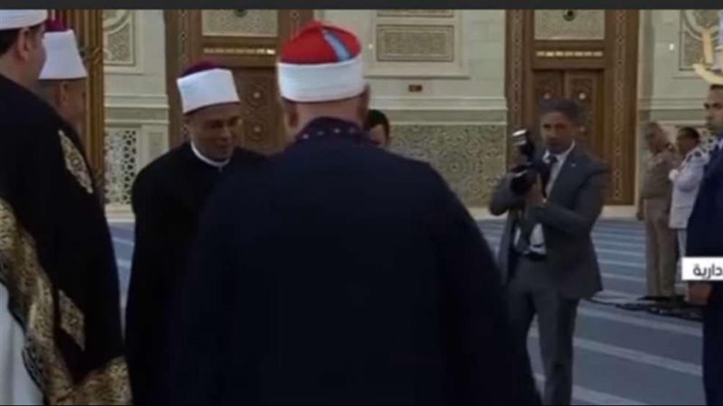 لقطة مصورة من صلاة