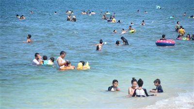 رئيس الإنقاذ بالمصري للغوص يحذر: لا تنزل البحر بدون منقذ حتى لو كنت بطل سباحة