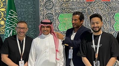بعد إتمامه مراسم الحج.. عمرو سعد بصحبة وزير الإعلام السعودي