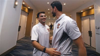 استقبال الأبطال لـ زيزو في فندق إقامة الأهلي بأمريكا| صور