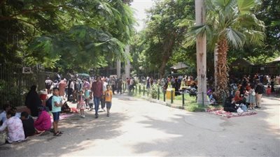 أجواء البهجة تملأ حدائق القاهرة في رابع أيام عيد الأضحى المبارك