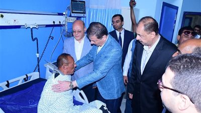 النعماني يستقبل وزير الزراعة خلال زيارته لمستشفي سوهاج الجامعي