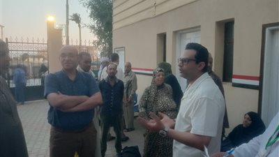 في زيارة مفاجئة.. وكيل صحة سوهاج يصرف مكافأة للعاملين بمستشفى المراغة العام