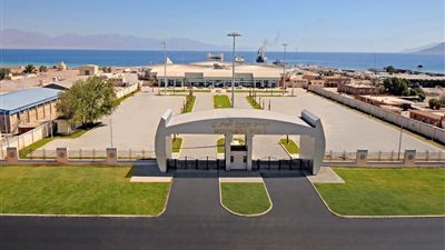 تداول 2000 طن بضائع و244 شاحنة بموانئ البحر الأحمر