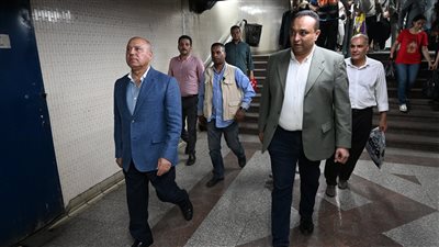 خلال جولته في المترو.. وزير النقل يوجه بتقليل زمن التقاطر خلال أوقات الذروة 