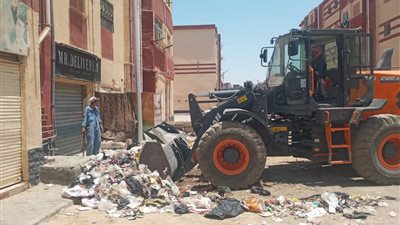 حملة مكثفة للنظافة ورفع الإشغالات بمساكن الإيمان 1 و2 بحي الأربعين بالسويس
