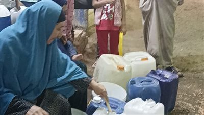 أهالي قرية فيديمين بالفيوم يستغيثون بالمسؤولين: مش عارفين نشرب مياه ولا نعيش 