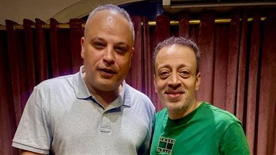 قبل دقائق من انطلاقها.. تامر عبد المنعم  يلغي حفل لؤي بالإسكندرية 