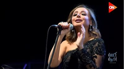 أنغام تمدد صلاحية أعمالها الفنية بالاستعانة بهذه التقنية | فيديو