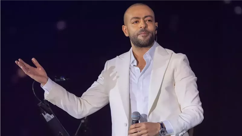 المطرب تامر عاشور