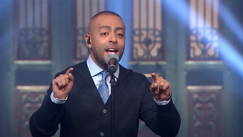 المطرب تامر عاشور