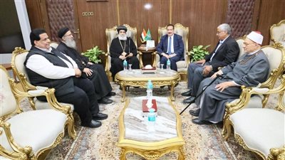 محافظ المنوفية يستقبل نيافة الأنبا بنيامين لتقديم التهنئة بالعيد