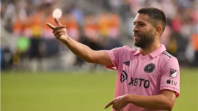 جوردي ألبا يحذر: مواجهة الأهلي في كأس العالم للأندية لن تكون سهلة