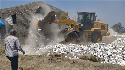 إزالة 5 حالات تعد على الأراضي الأراضي الزراعية وأملاك الدولة ببورسعيد