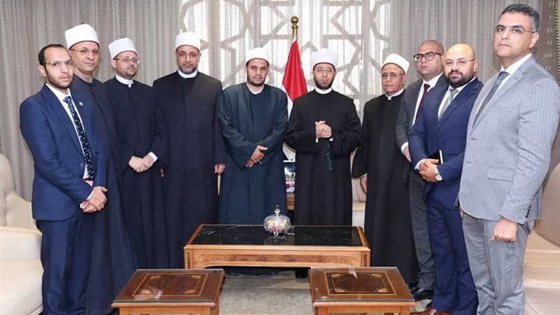 وزير الأوقاف اثناء