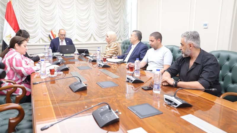 لقاء وزير العمل