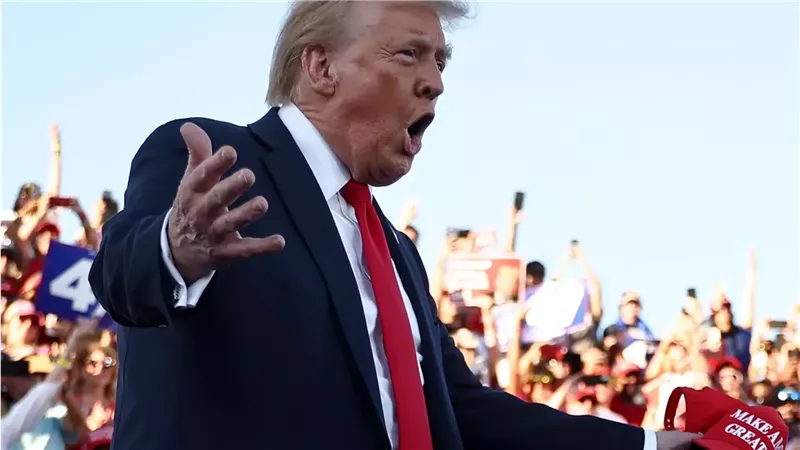 الرئيس الأمريكي دونالد