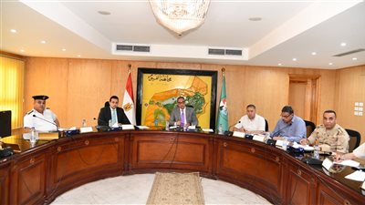 محافظ الفيوم يتابع استعدادات الأجهزة التنفيذية لامتحانات الثانوية العامة 