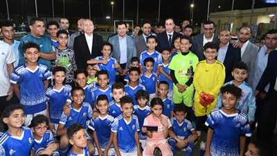 وزير الشباب والرياضة ومحافظ القاهرة يفتتحان عددا من المجمعات الرياضية