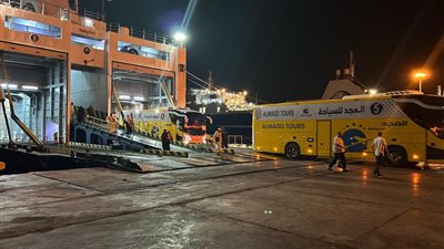 عودة أول فوج من حجاج البر عبر ميناء نويبع بإجمالي 295 حاجًا و8 باصات