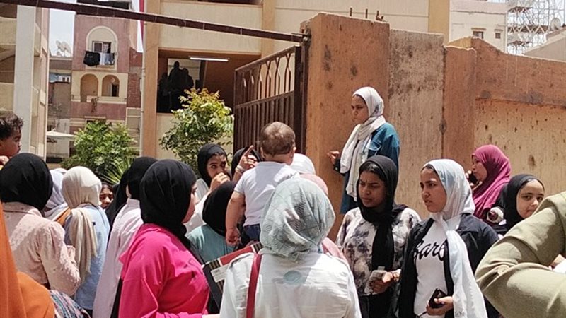 طلاب الشهادة الاعدادية