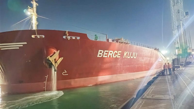 ميناء السخنة يستقبل