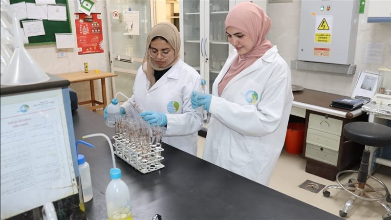 داخل المعامل المركزية