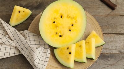 فوائد وأضرار البطيخ الأصفر على الكلى والقولون.. معلومات مهمة قبل تناوله