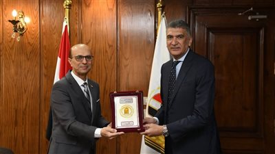 جامعة أسيوط تحتل المركز 94 عالميًا والثالث مصريًا في مجال توفيرالطاقة 