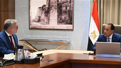 رئيس الوزراء: الدولة تواصل دعم قطاع البترول لجذب الاستثمارات