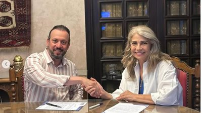 حين يكتب الحب .. سوسن بدر تتعاقد علي عمل فني جديد 