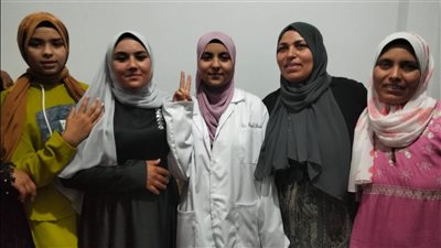 منه الأولى على الغربية: “بابا جابلي هدية النجاح قبل النتيجة.. وماما كانت سندي