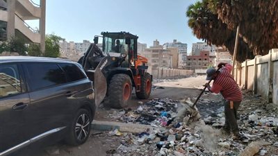 رفع الاشغالات وتكثيف النظافة.. استعدادات حى الأربعين لاستقبال الامتحانات 