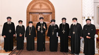 البابا تواضروس الثانى يلقى أساقفة إيبارشية مطاى لمتابعة شئونها 