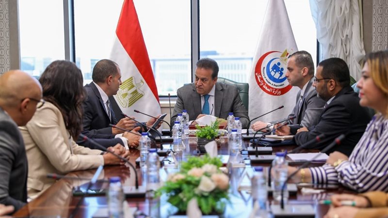 وزير الصحة الدكتور