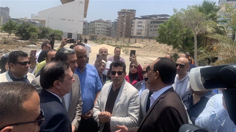 وزير الشباب ومحافظ
