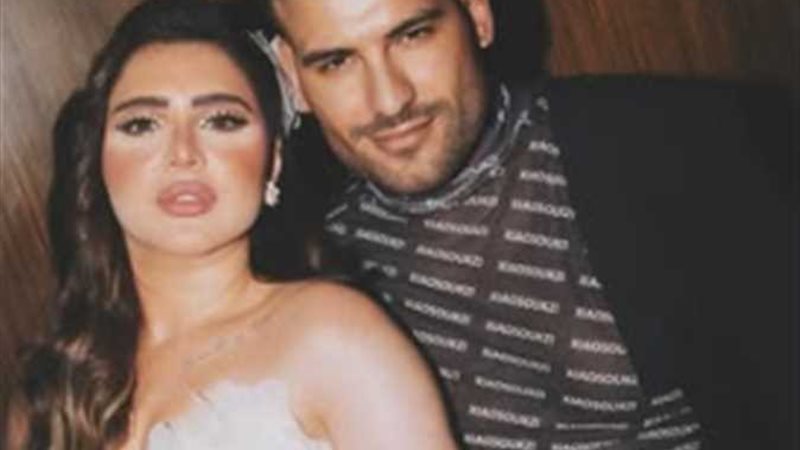مسلم وزوجته