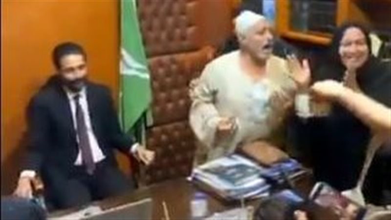 مشهد من الزفة البلدي