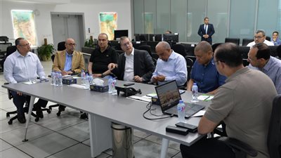 وزيرا الكهرباء والبترول يتفقدان مركز التحكم القومي في شبكة للغاز الطبيعي