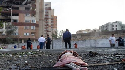 مصرع مسعف و95 جريحاً في عمليات الإغاثة بعد الغارات الإسرائيلية علي طهران