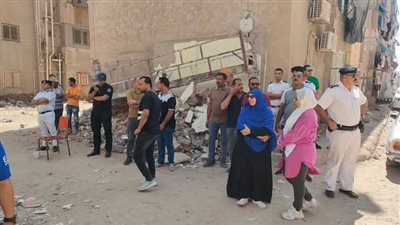 إزالة تعديات بمساكن السادات بحي الأربعين ضمن حملة تطوير المنطقة |صور